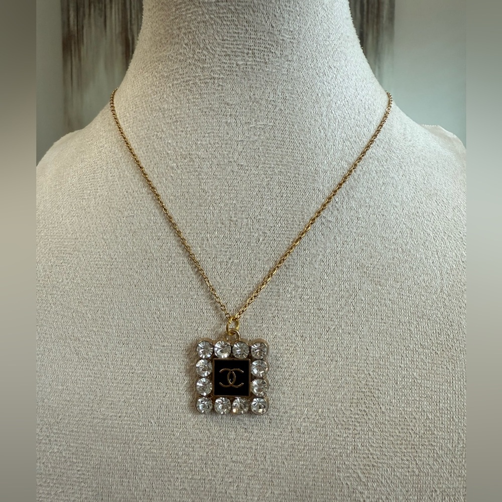 Upcycle CC Elegant Gold and Black Pendant Necklace